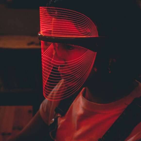 Via Healing Red/Blue/Orange Light Therapy Mask - Picture 2 of 3